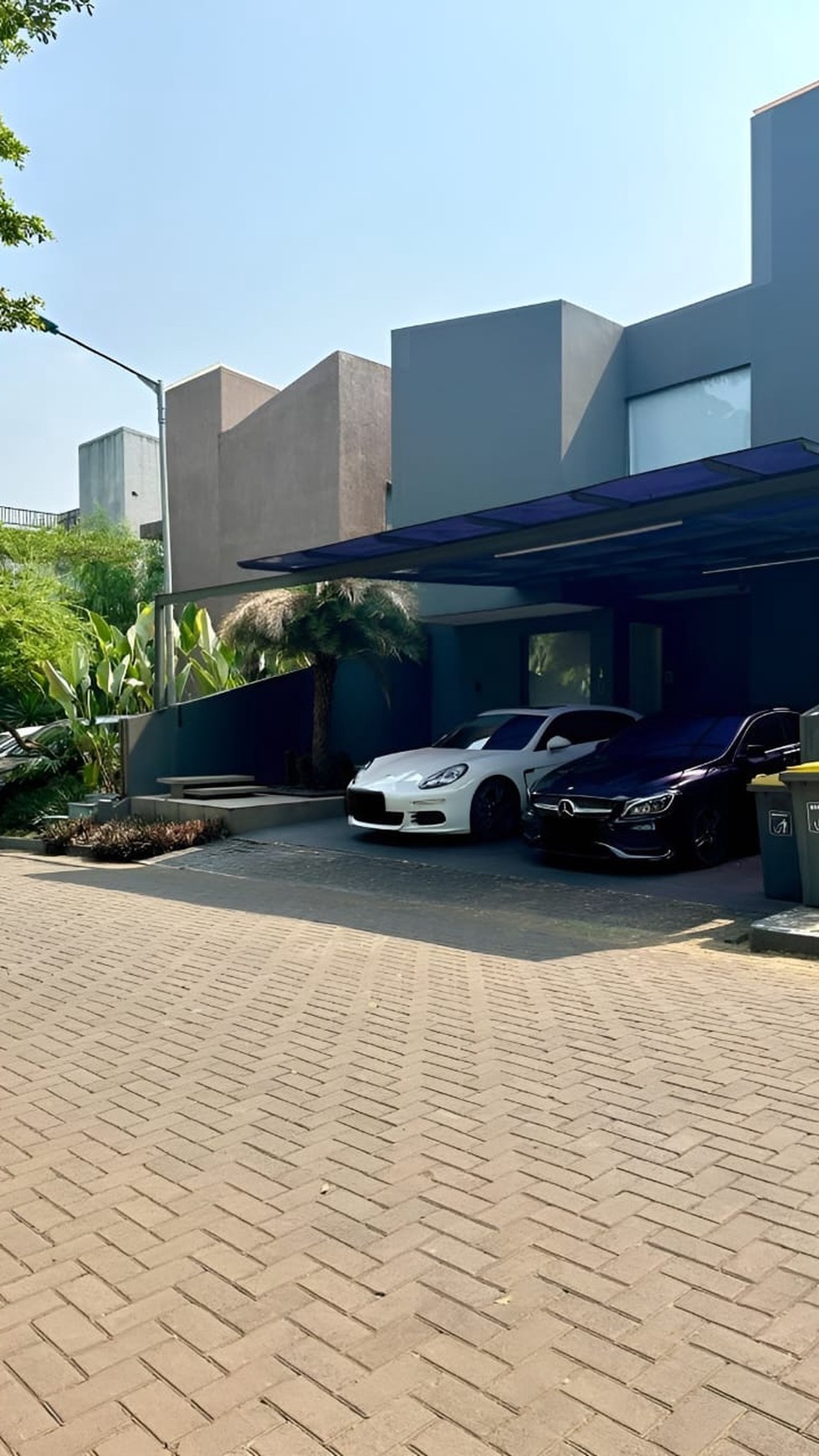 Rumah Bagus Siap Huni dan Asri di Ozone Residence, Bintaro Veteran, Jakarta Selatan