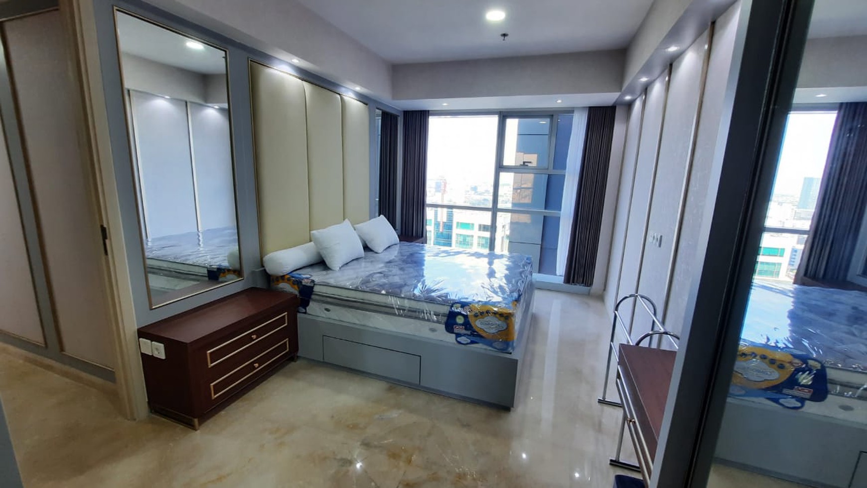 Apartemen One Icon Residence, Tunjungan Plaza 6. Type 3BR