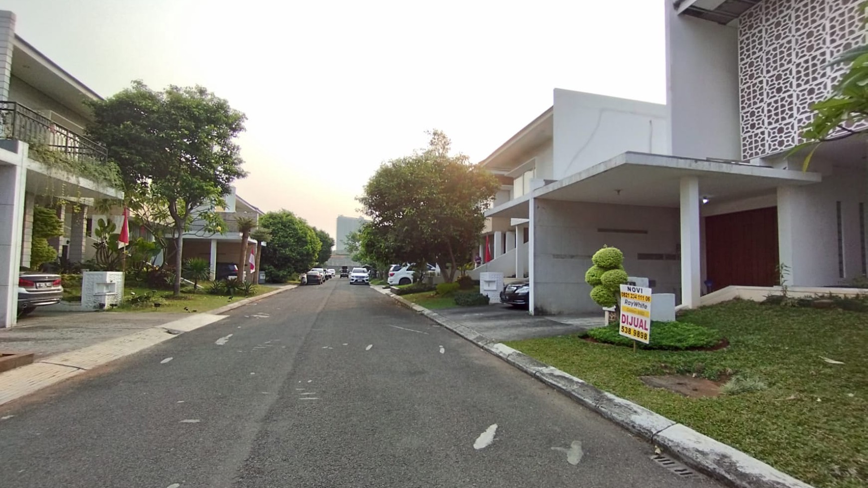 Dijual rumah di Cluster Victoria Alam SUtera Tangerang