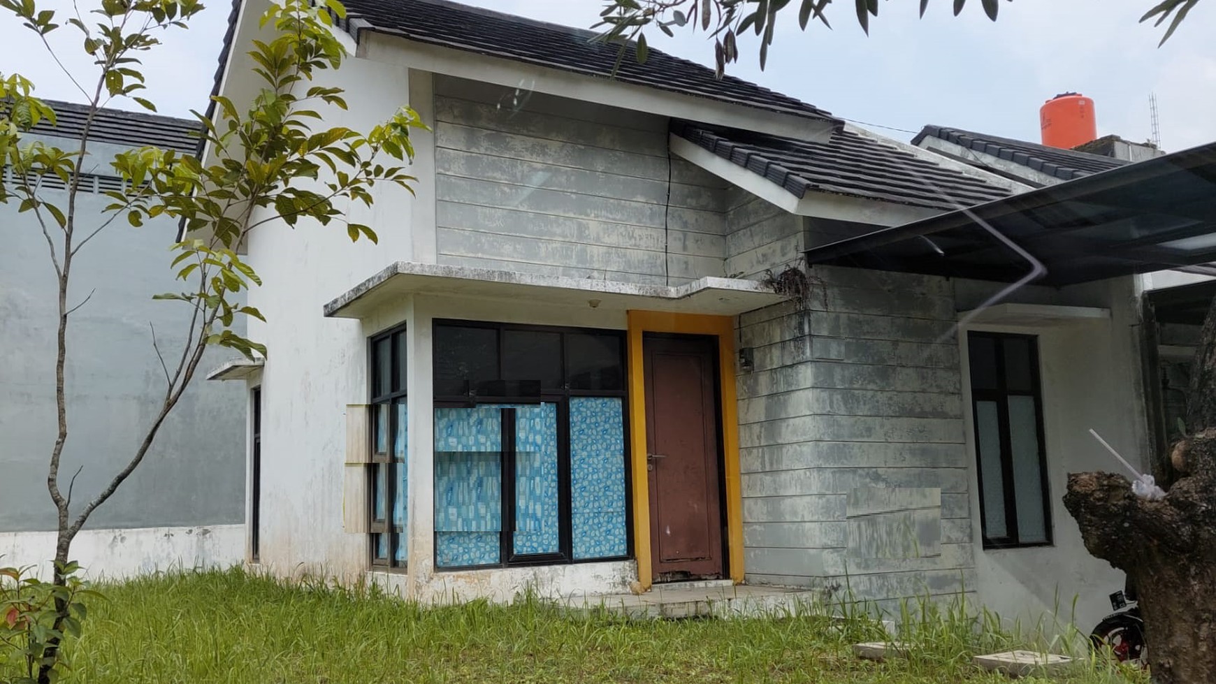 Rumah minimalis, dalam Perumahan di Semarang