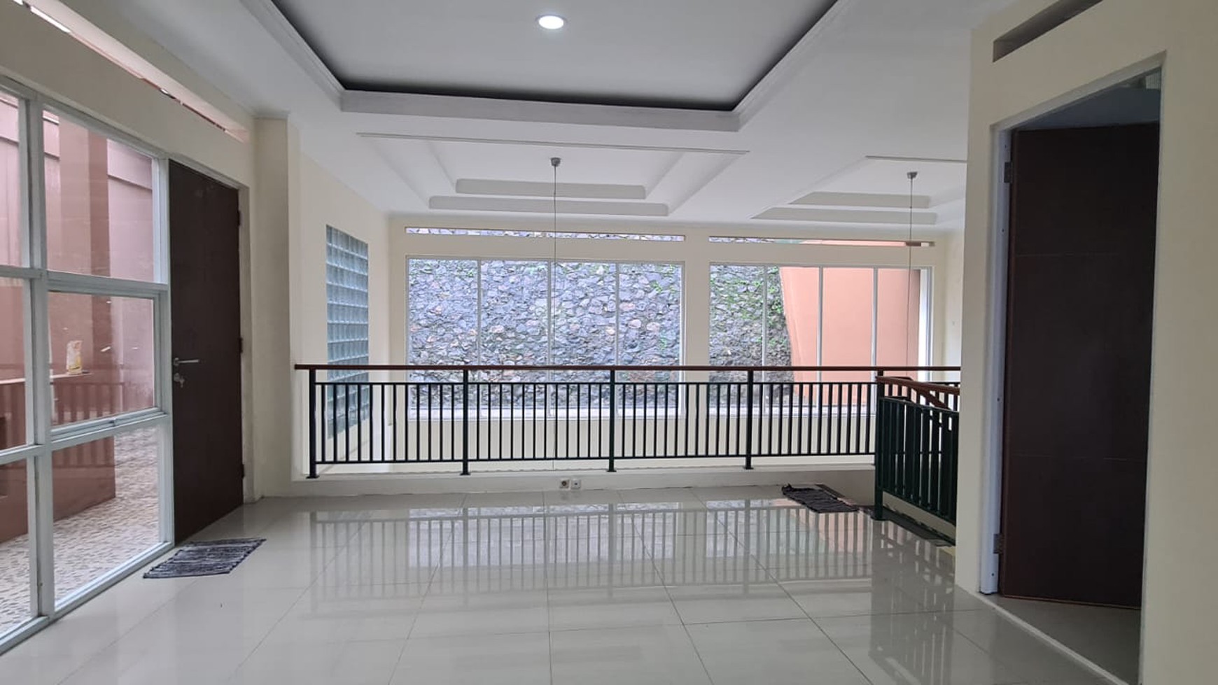 Rumah Asti Lux di Komplek Setraduta, Bandung