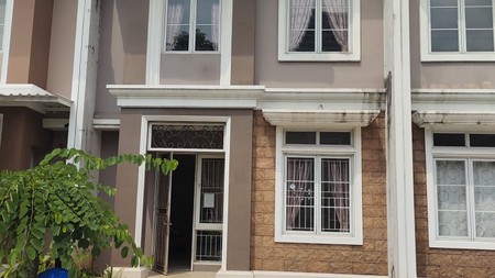 DISEWAKAN RUMAH MICHELIA