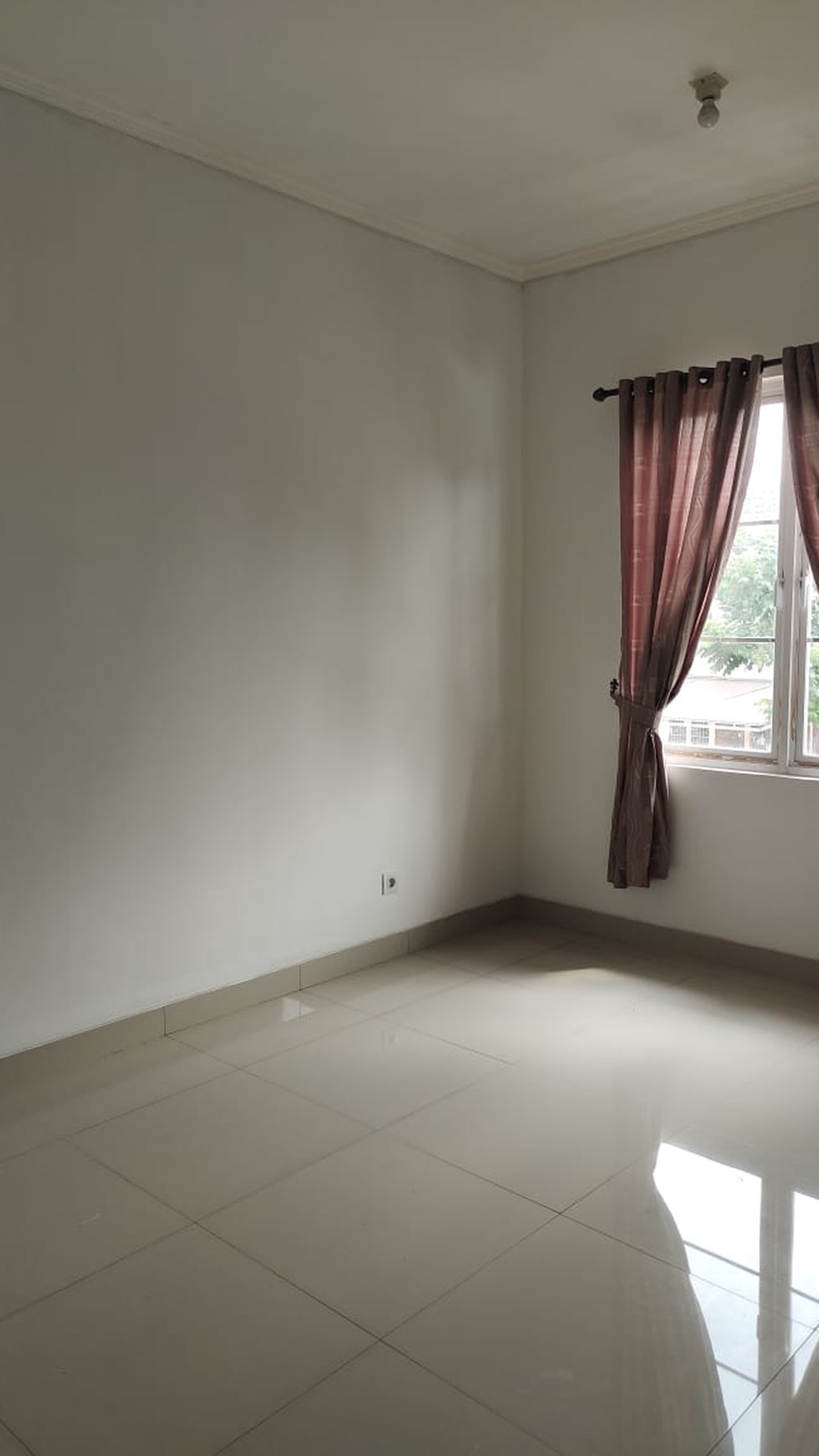 DISEWAKAN RUMAH MICHELIA