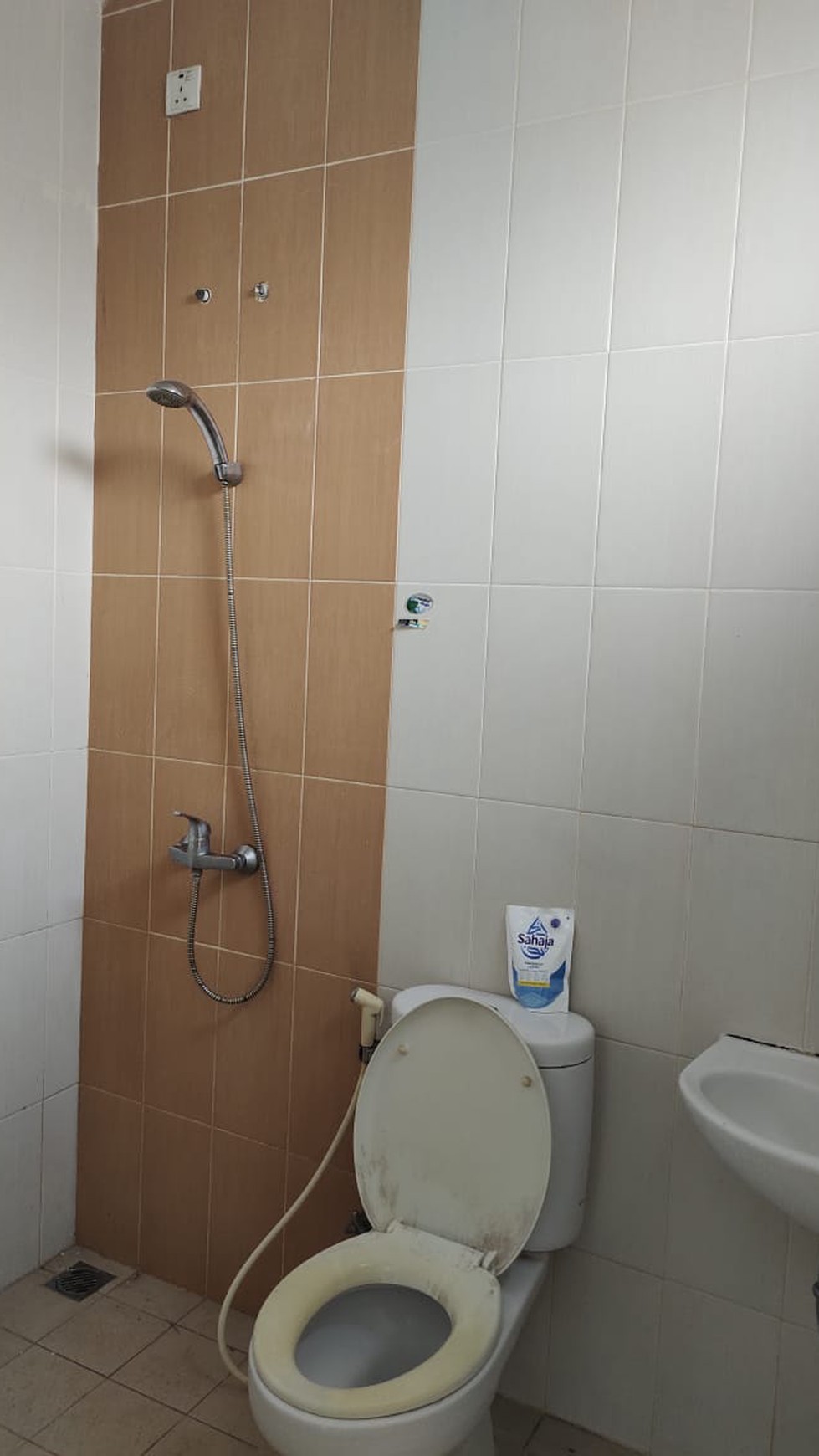 DISEWAKAN RUMAH MICHELIA