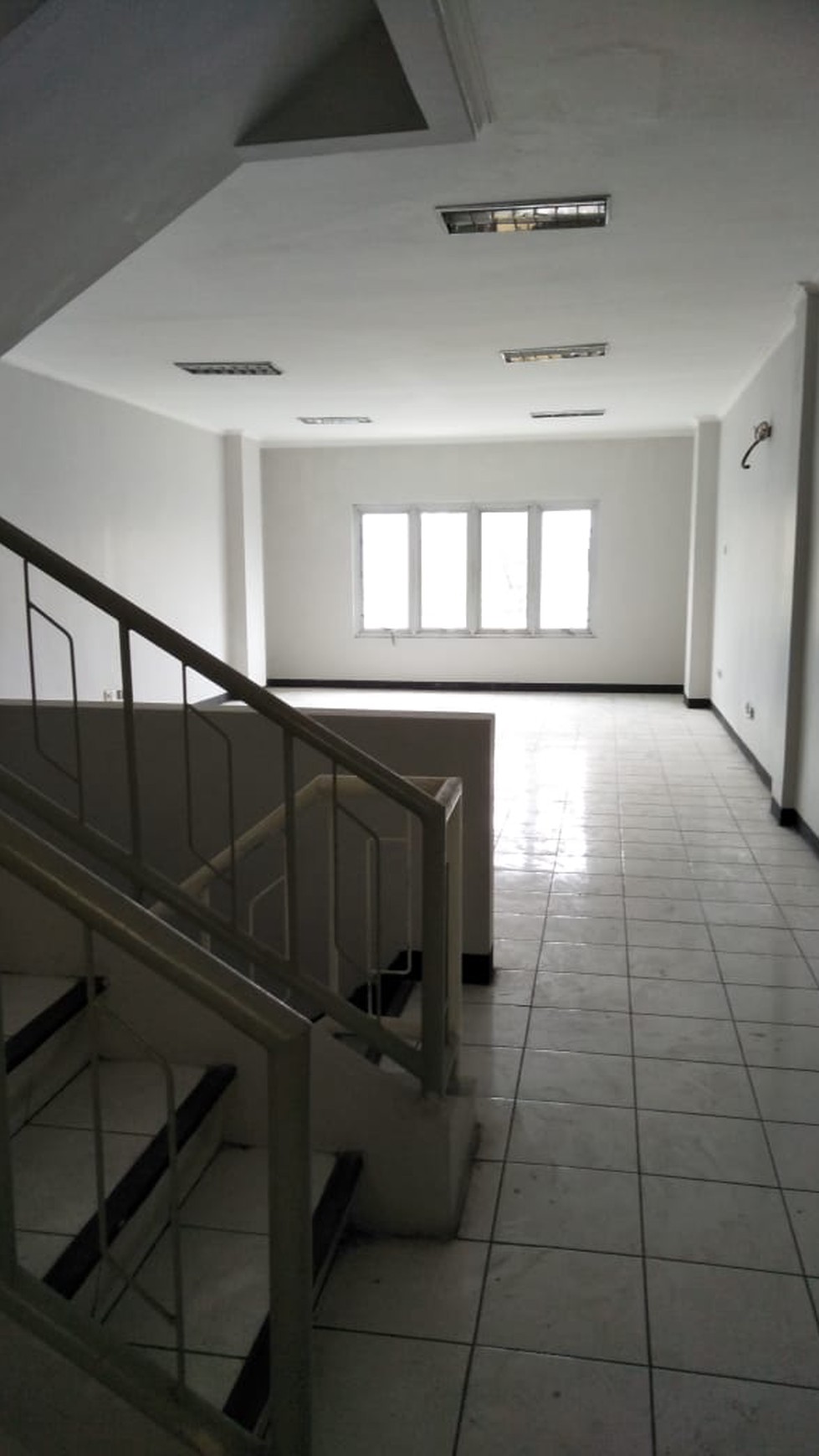 Dijual Ruko 3 Lantai di Boulevard Raya Gading Serpong dengan harga menarik