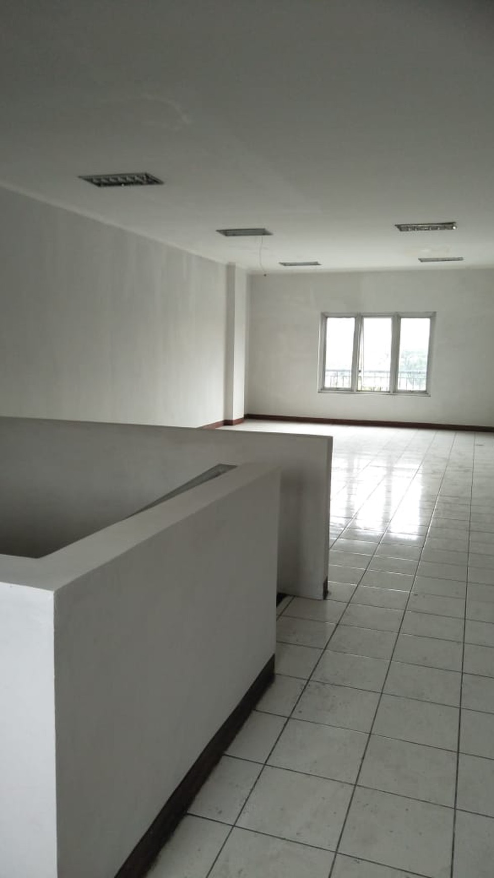 Dijual Ruko 3 Lantai di Boulevard Raya Gading Serpong dengan harga menarik