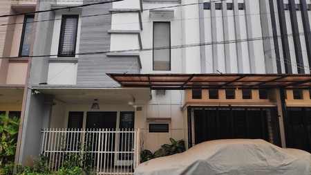 Rumah Siap Huni Dalam Kompleks Townhouse Samali Pasar Minggu 