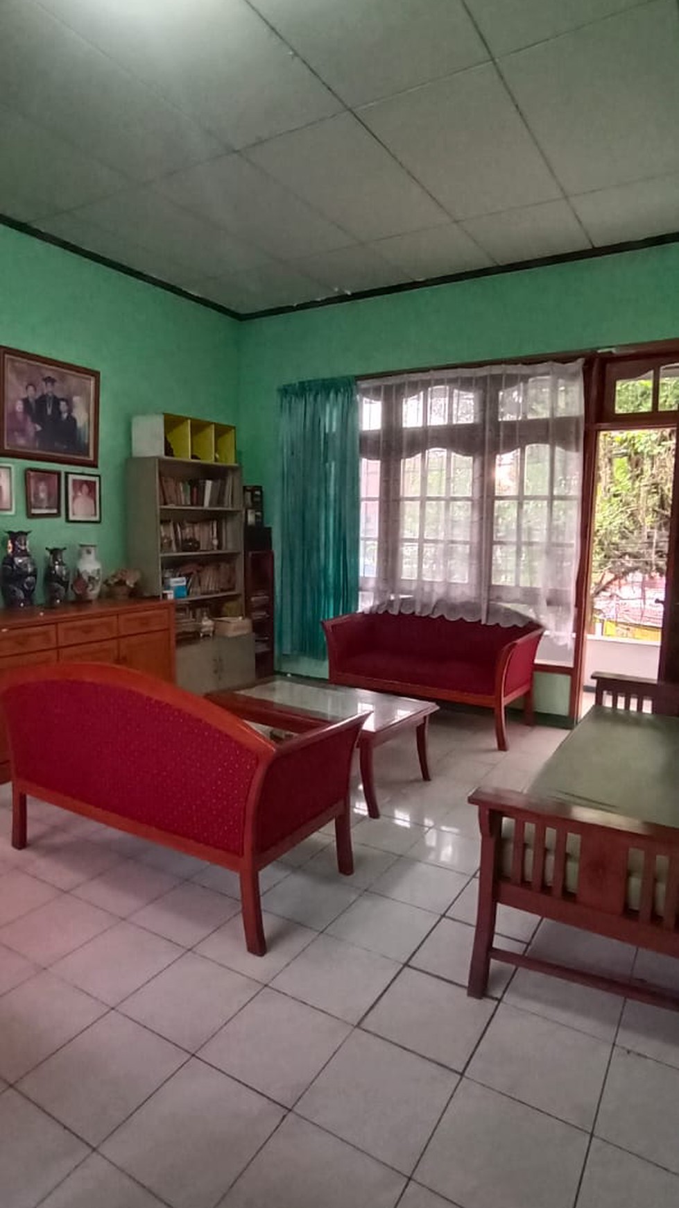 Rumah Nyaman Terawat di jl Sarimanah, Bandung