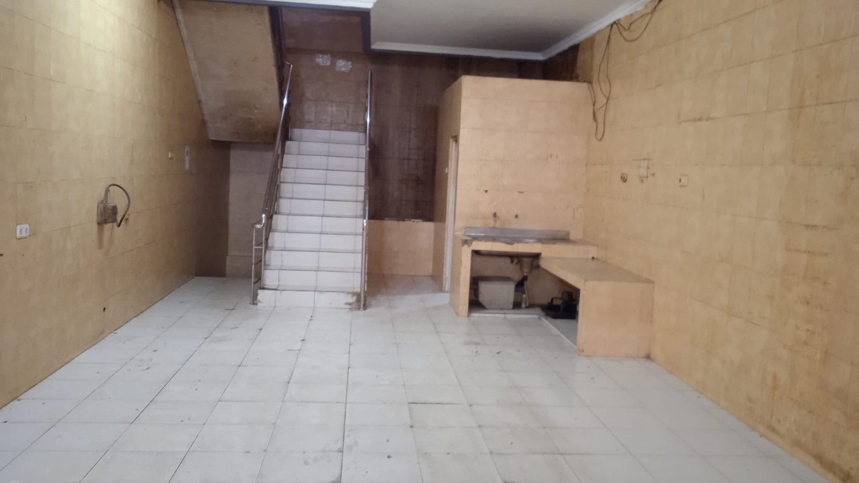 Dijual rumah di Jelambar Barat