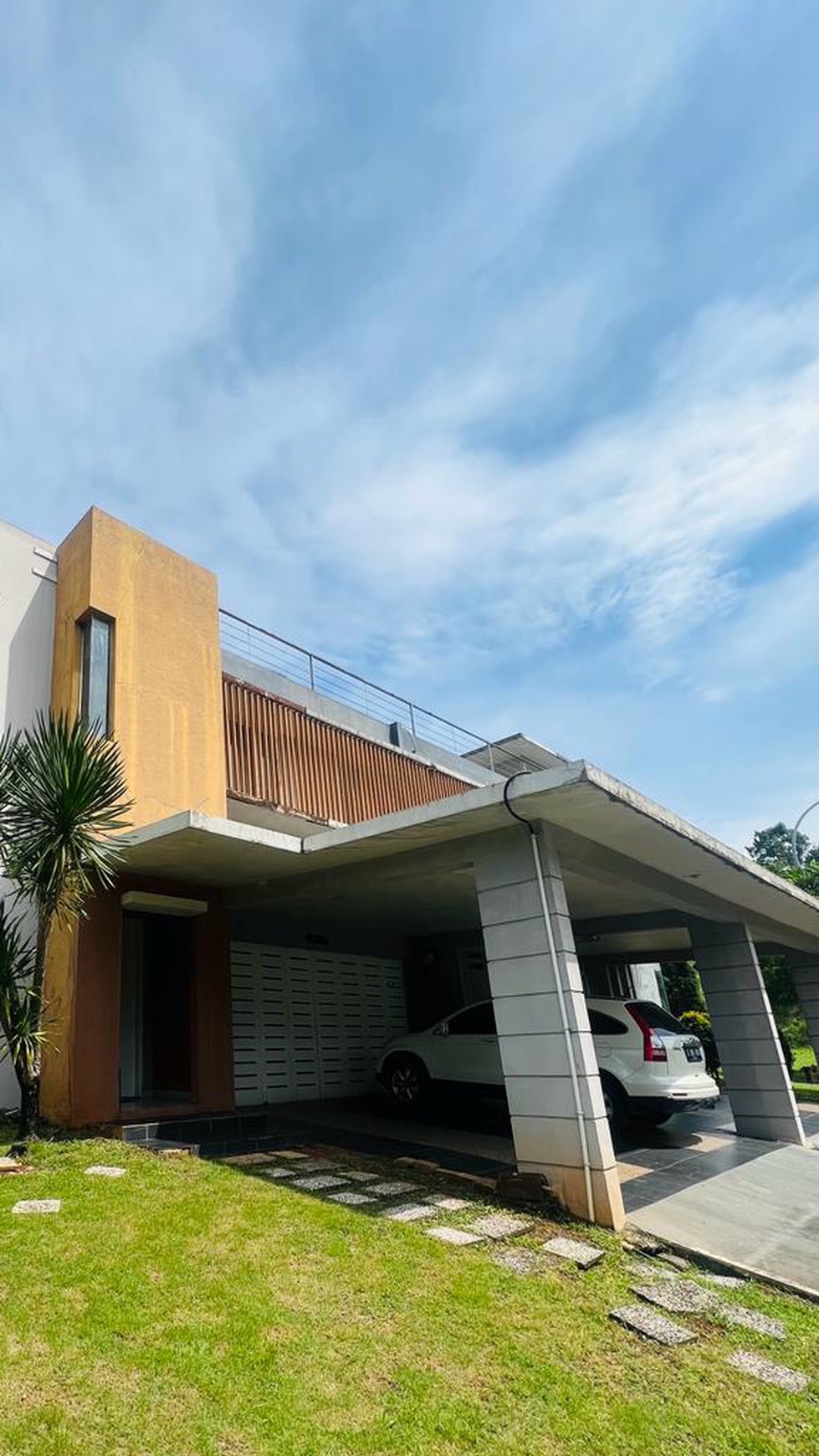 Rumah Mandiri Posisi Hoek Delatinos BSD city