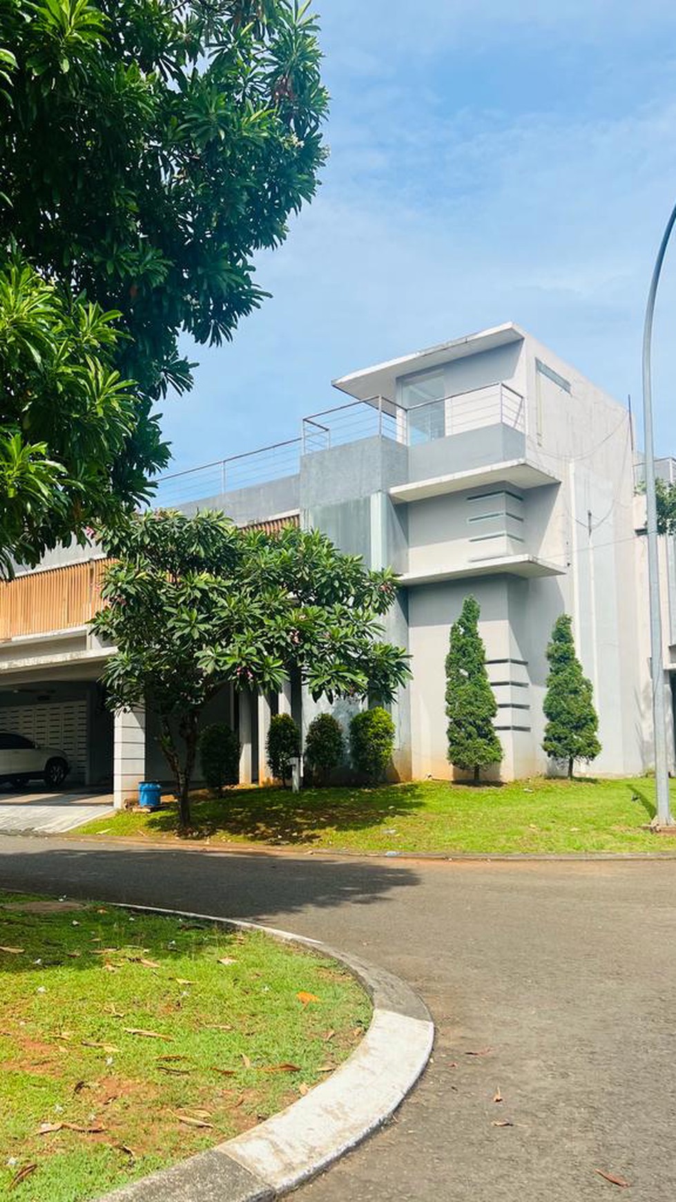 Rumah Mandiri Posisi Hoek Delatinos BSD city