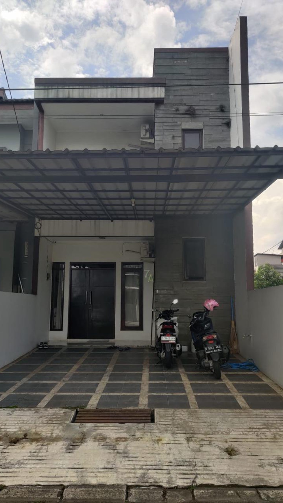 Rumah Minimalis di Komplek Mekar Wangi, Bandung