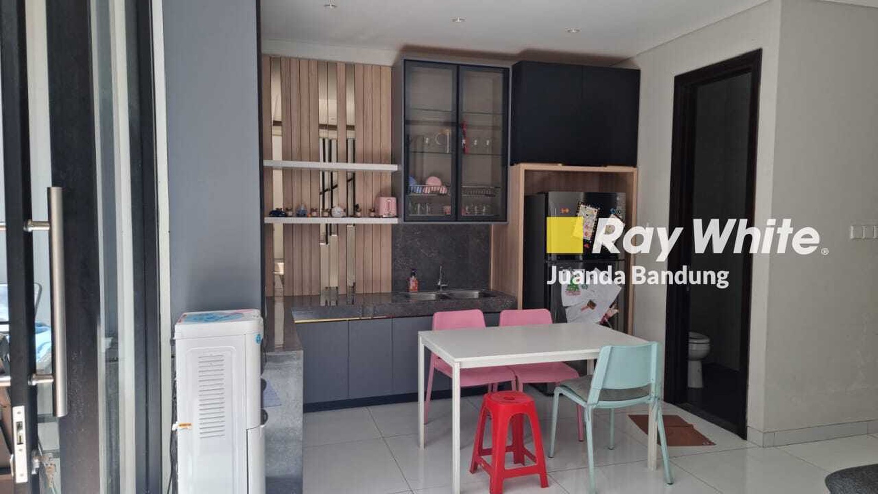 Langka Rumah 2 Lantai Modern Minimalis di Istana Regency I Pasteur Siap pakai dekat tol pasteur