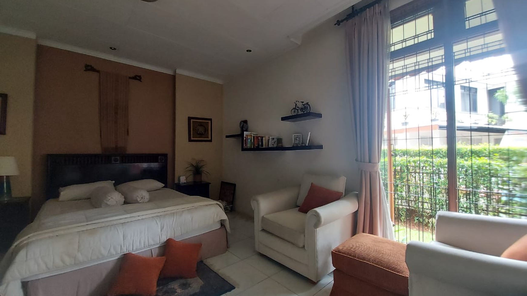 Pondok Kelapa Luas 994 Rumah Rasa Resort Dengan Full Jendela Besar