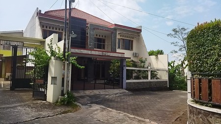 Rumah Tinggal Dengan Tanah Luas Kawasan Premium Jl Wahid Hasyim - Seturan