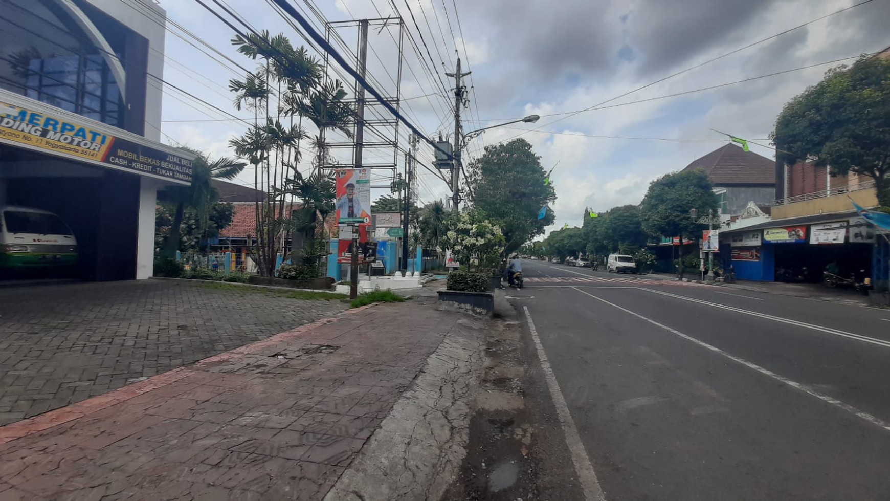 Disewakan Ruang Usaha Lokasi Strategis Dekat Wisata Alun Alun Selatan Yogyakarta 