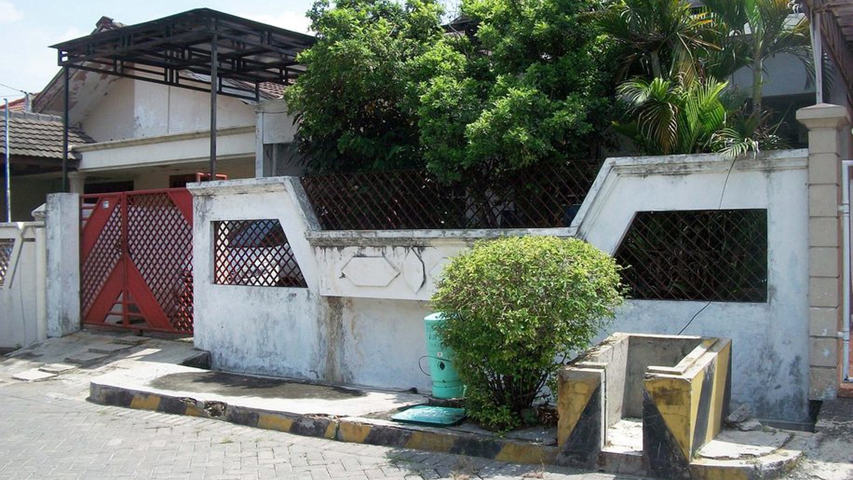 Rumah di Darmo Harapan Utara Surabaya Barat, Bagus + Terawat, Row Jalan Lebar - MG -