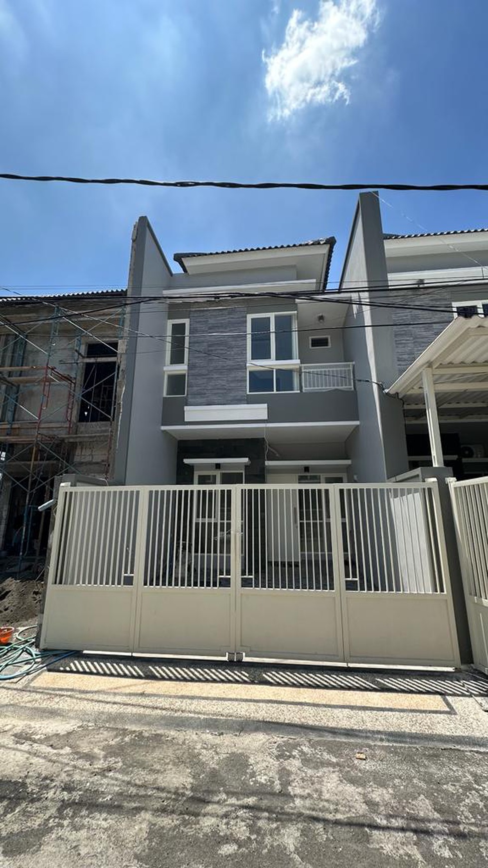 Dijual Rumah New Minimalis 2 Lantai, Pradah Permai. Surabaya Barat