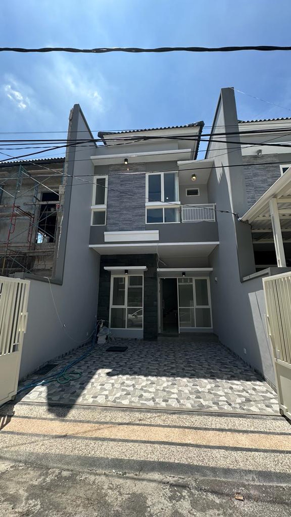 Dijual Rumah New Minimalis 2 Lantai, Pradah Permai. Surabaya Barat