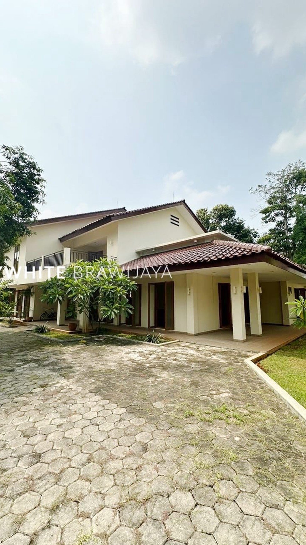 Rumah Mewah Siap Huni Lingkungan Tenang Area Kemang Timur