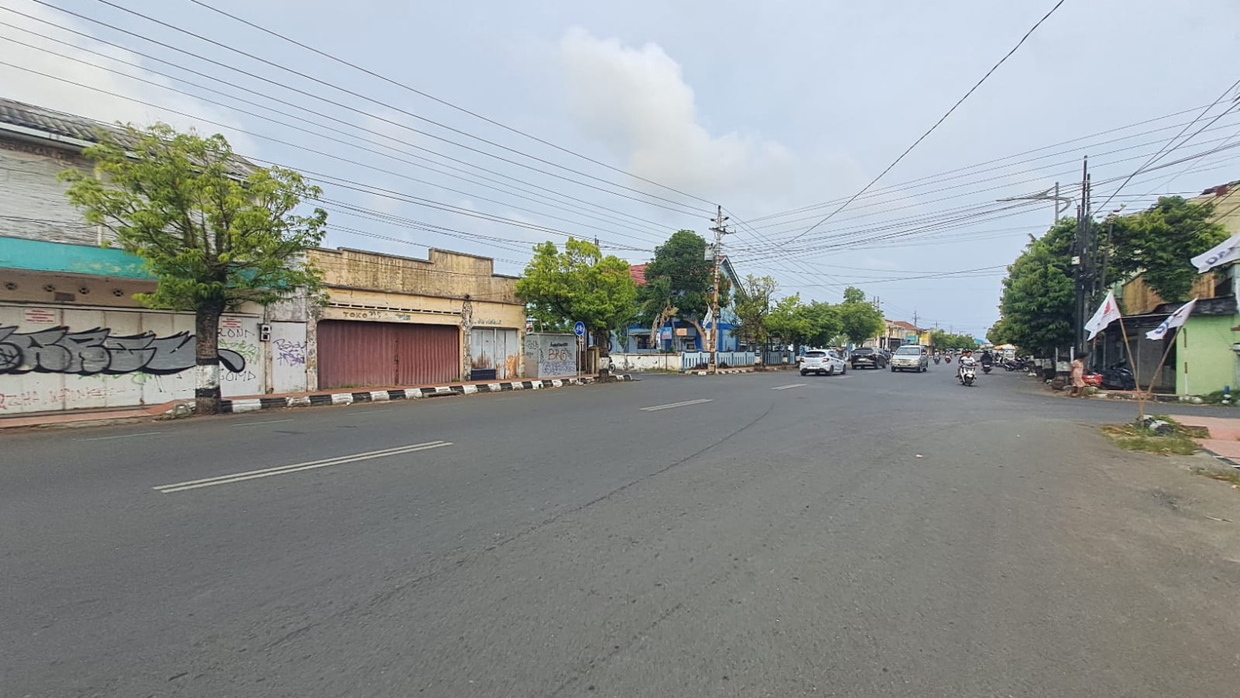 RUMAH KLASIK HITUNG TANAH, JALAN UTAMA CILACAP JAWA TENGAH, COCOK UNTUK CAFE, RESTO, SHOWROOM