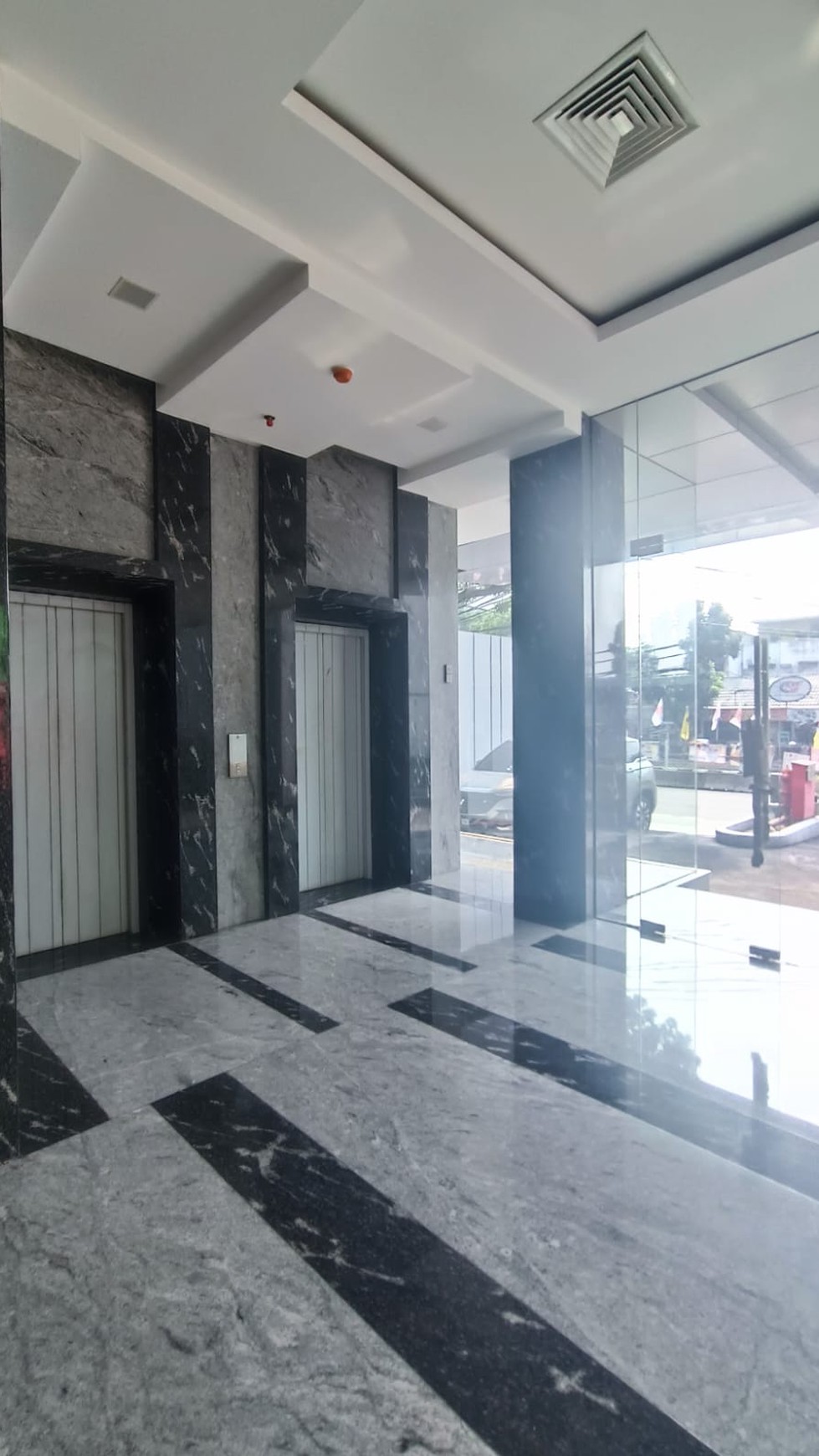 Gedung Siap Pakai Di Jl Mampang Prapatan Jakarta Selatan