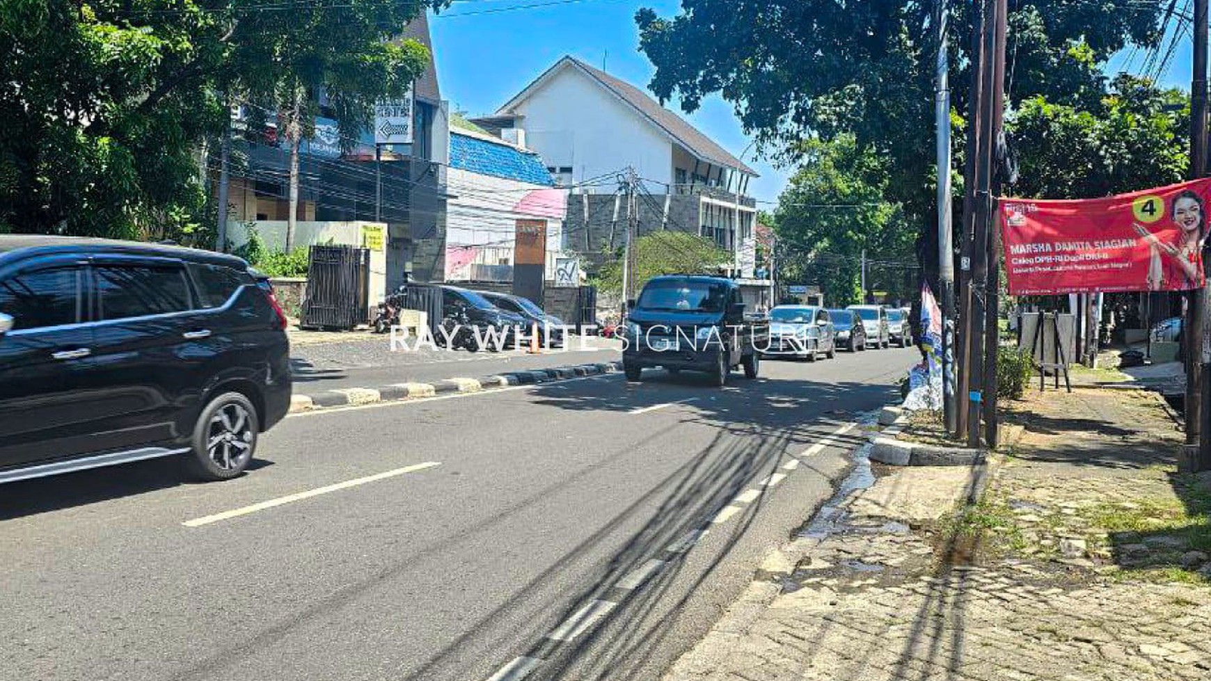  Rumah Zona Komersil Pinggir Jalan Cocok untuk Usaha Di Kebayoran Baru