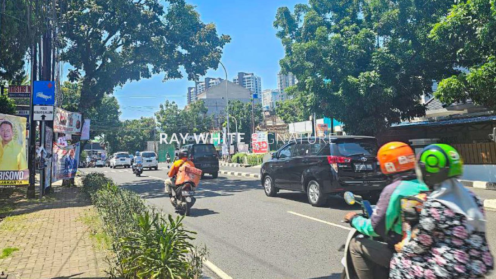  Rumah Zona Komersil Pinggir Jalan Cocok untuk Usaha Di Kebayoran Baru