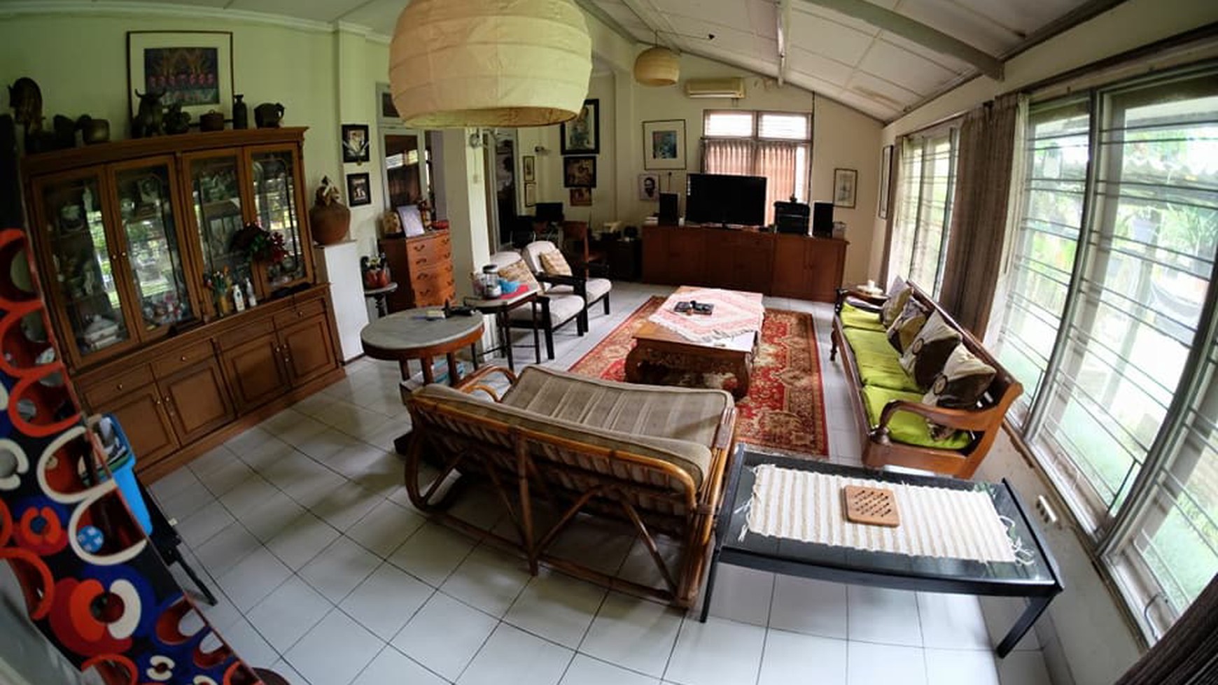 RUMAH CANTIK DENGAN HALAMAN LUAS DITENGAH KOTA, JL KUSUMANEGARA, YOGYAKARTA