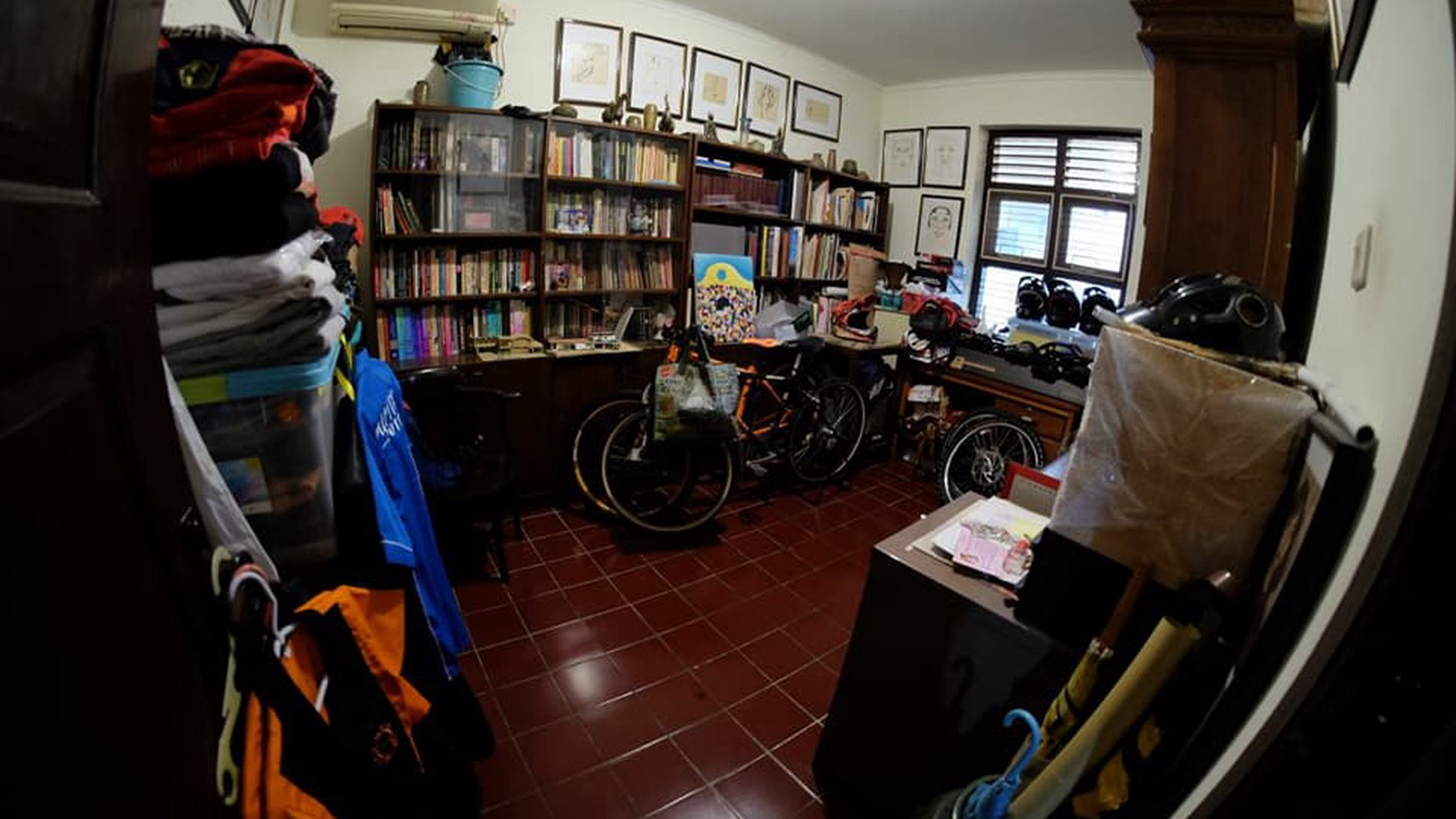 RUMAH CANTIK DENGAN HALAMAN LUAS DITENGAH KOTA, JL KUSUMANEGARA, YOGYAKARTA