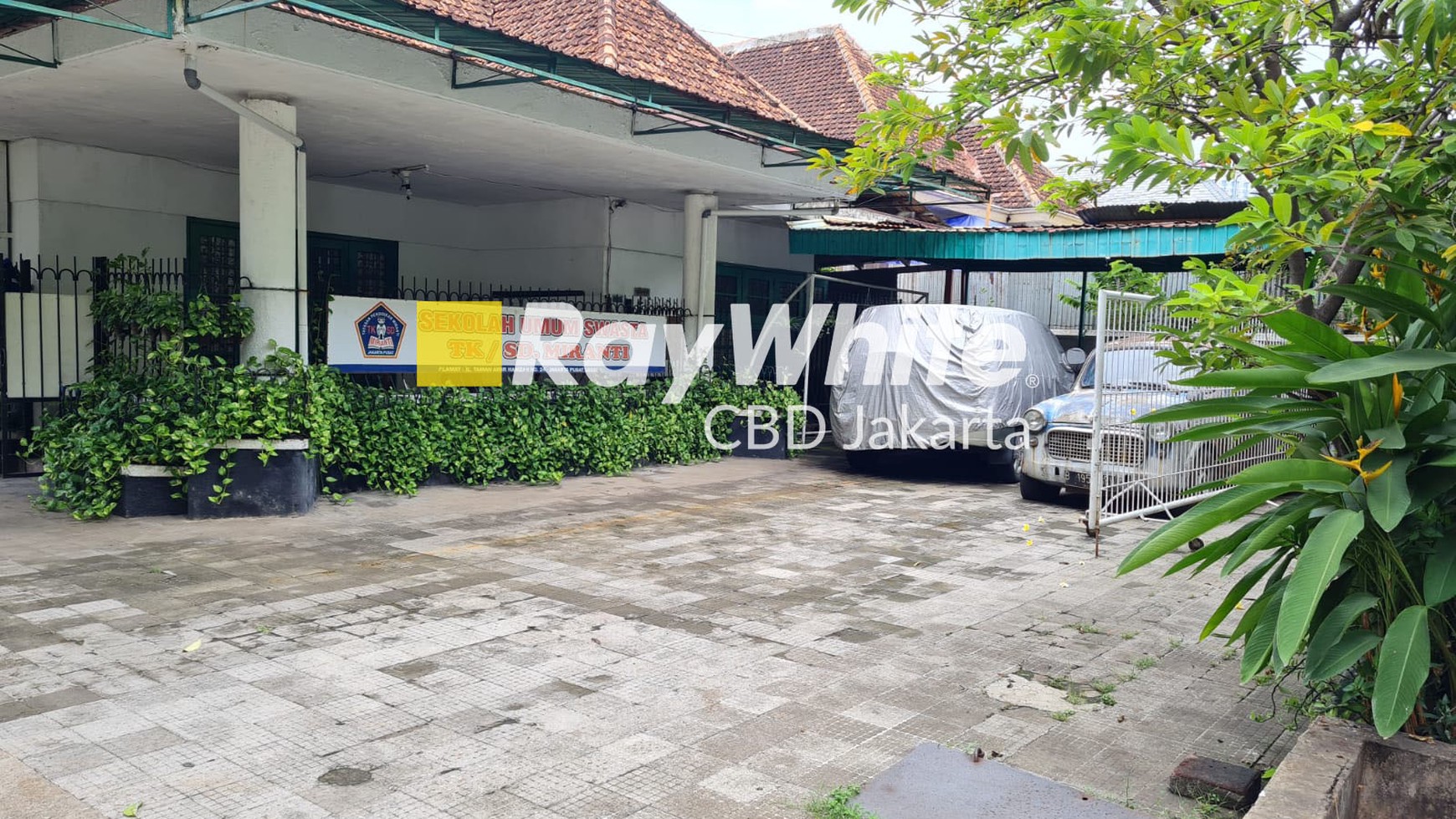 Djual Rumah Jl. Taman Amir Hamzah.