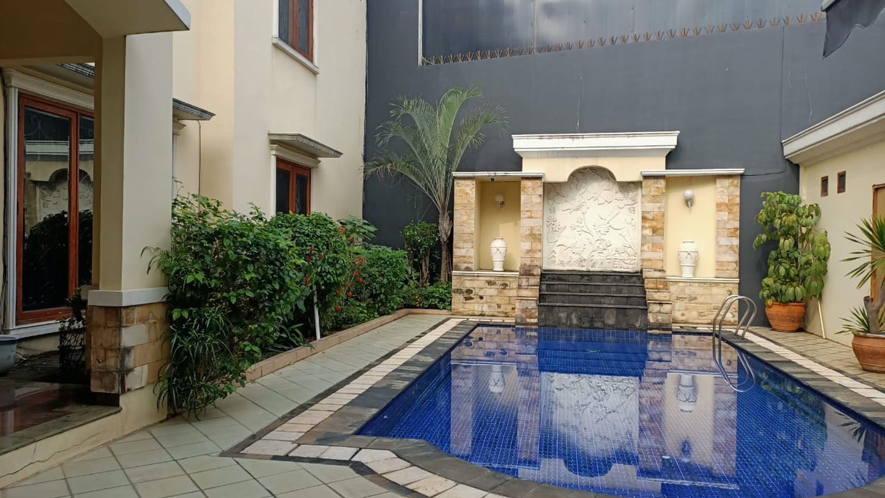 Dijual Rumah Mewah Jl. Taman Radio Dalam 7