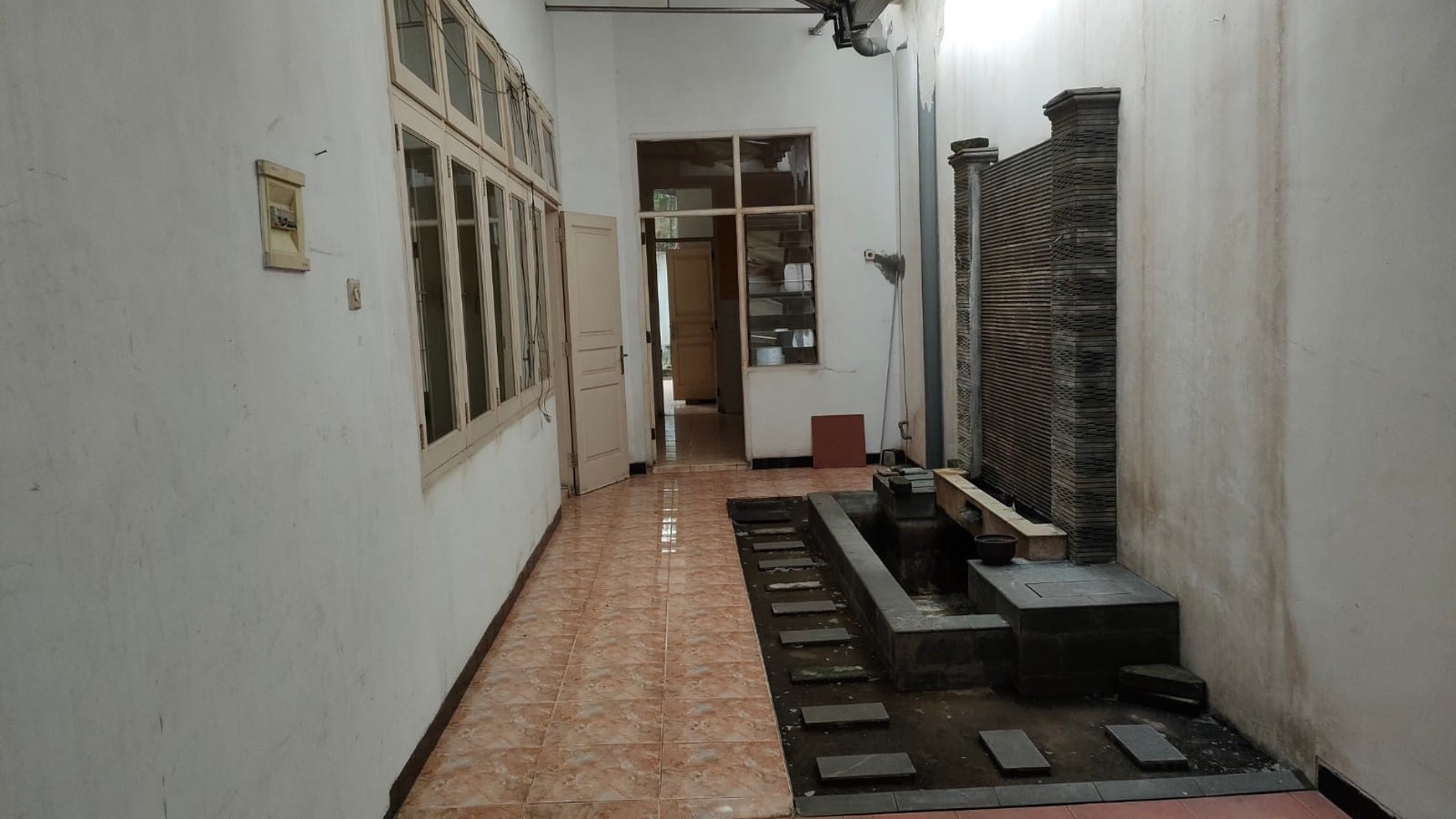 DIJUAL TANAH & RUMAH DI RAYA JEMURSARI