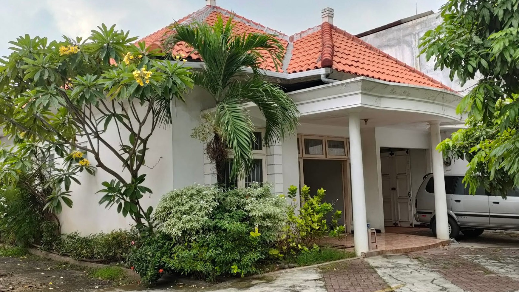 DIJUAL TANAH & RUMAH DI RAYA JEMURSARI