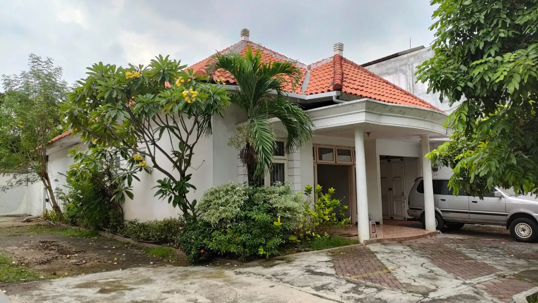 DIJUAL TANAH & RUMAH DI RAYA JEMURSARI