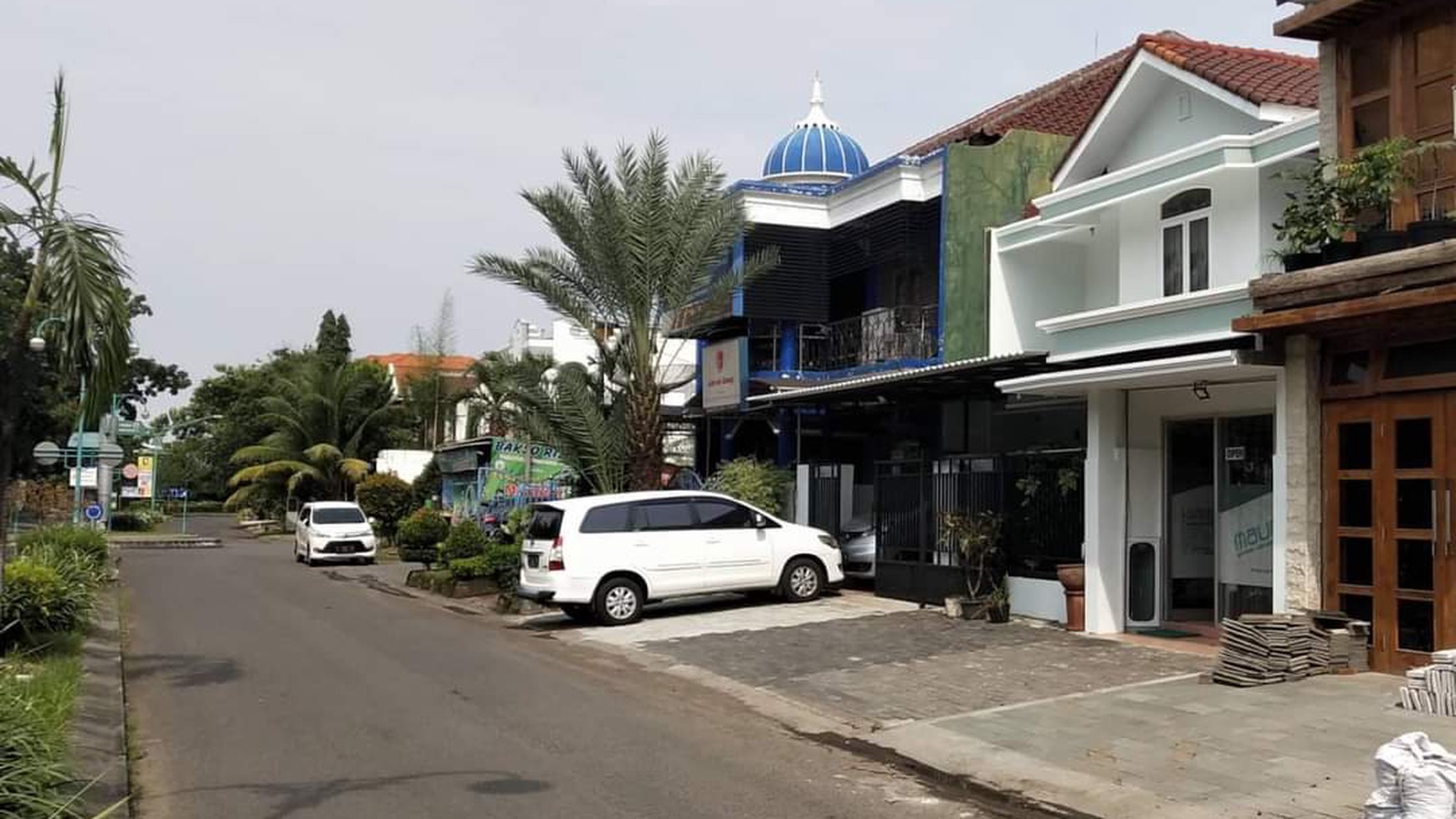 DIJUAL Rumah Lokasi Puri Surya Jaya, Taman Paris  Gedangan, Sidoarjo