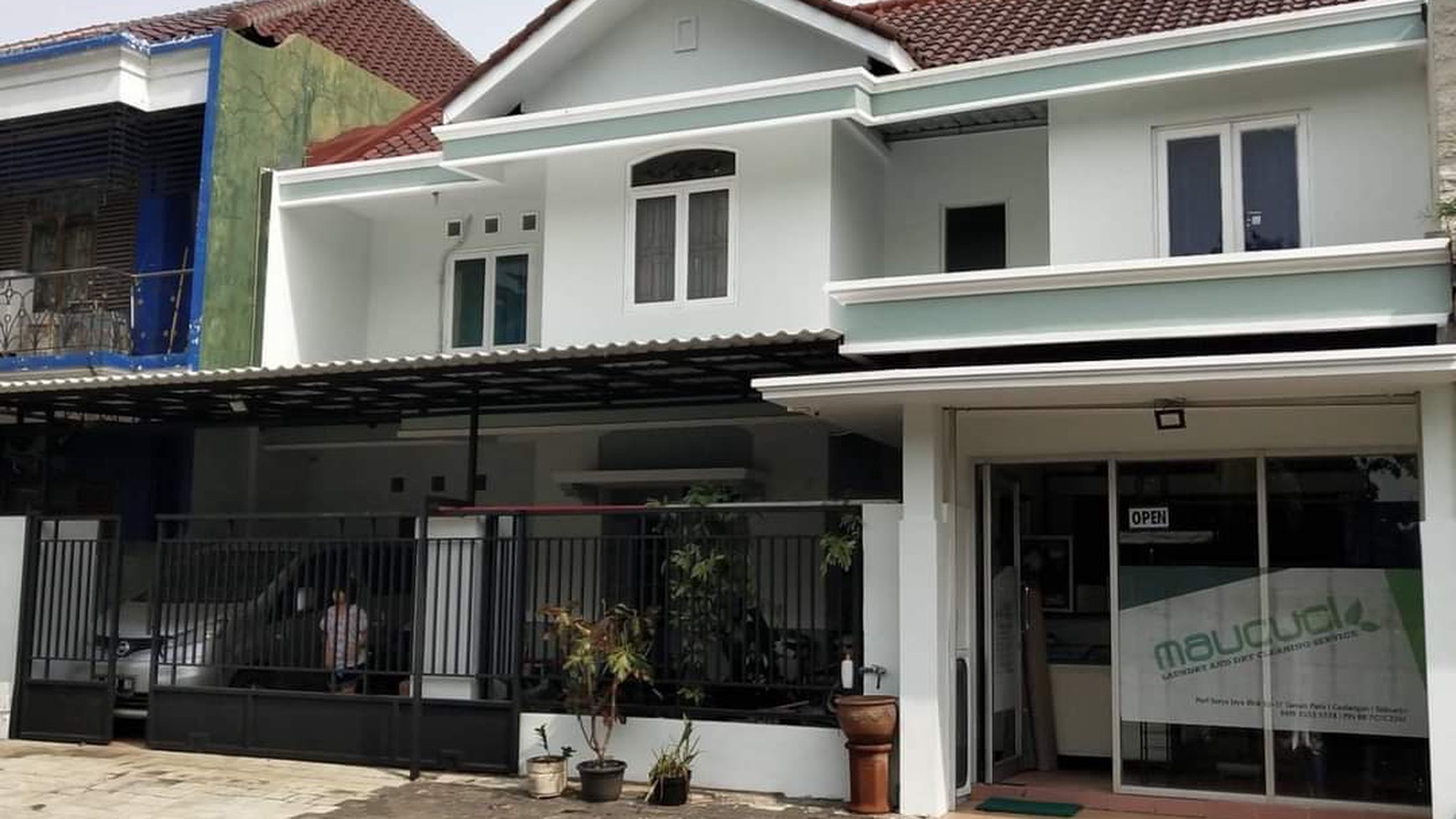 DIJUAL Rumah Lokasi Puri Surya Jaya, Taman Paris  Gedangan, Sidoarjo