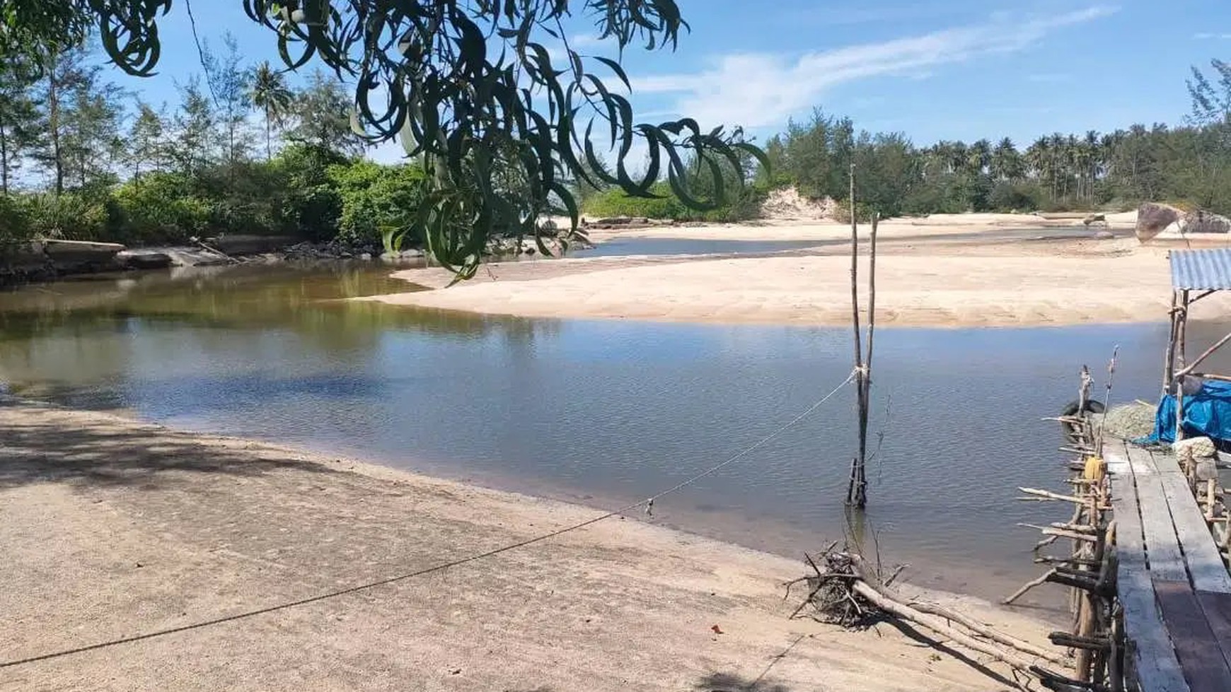 Langka! Tanah Pinggir pantai dan Sungai di Sijuk, Bangka Belitung