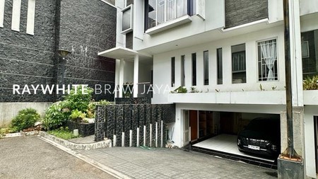 Townhouse Siap Huni dalam Kompleks Brawijaya Kebayoran Baru