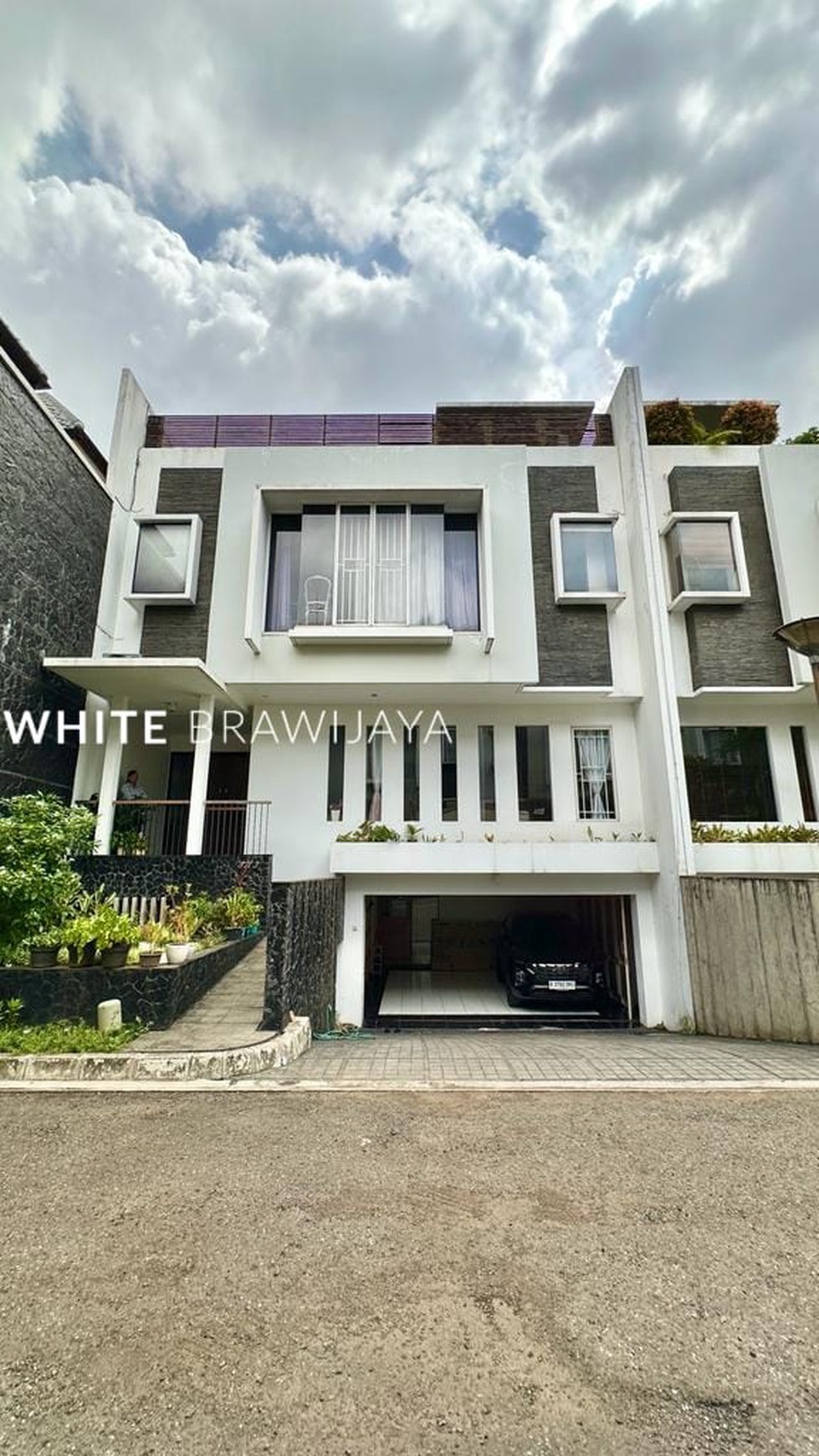 Townhouse Siap Huni dalam Kompleks Brawijaya Kebayoran Baru