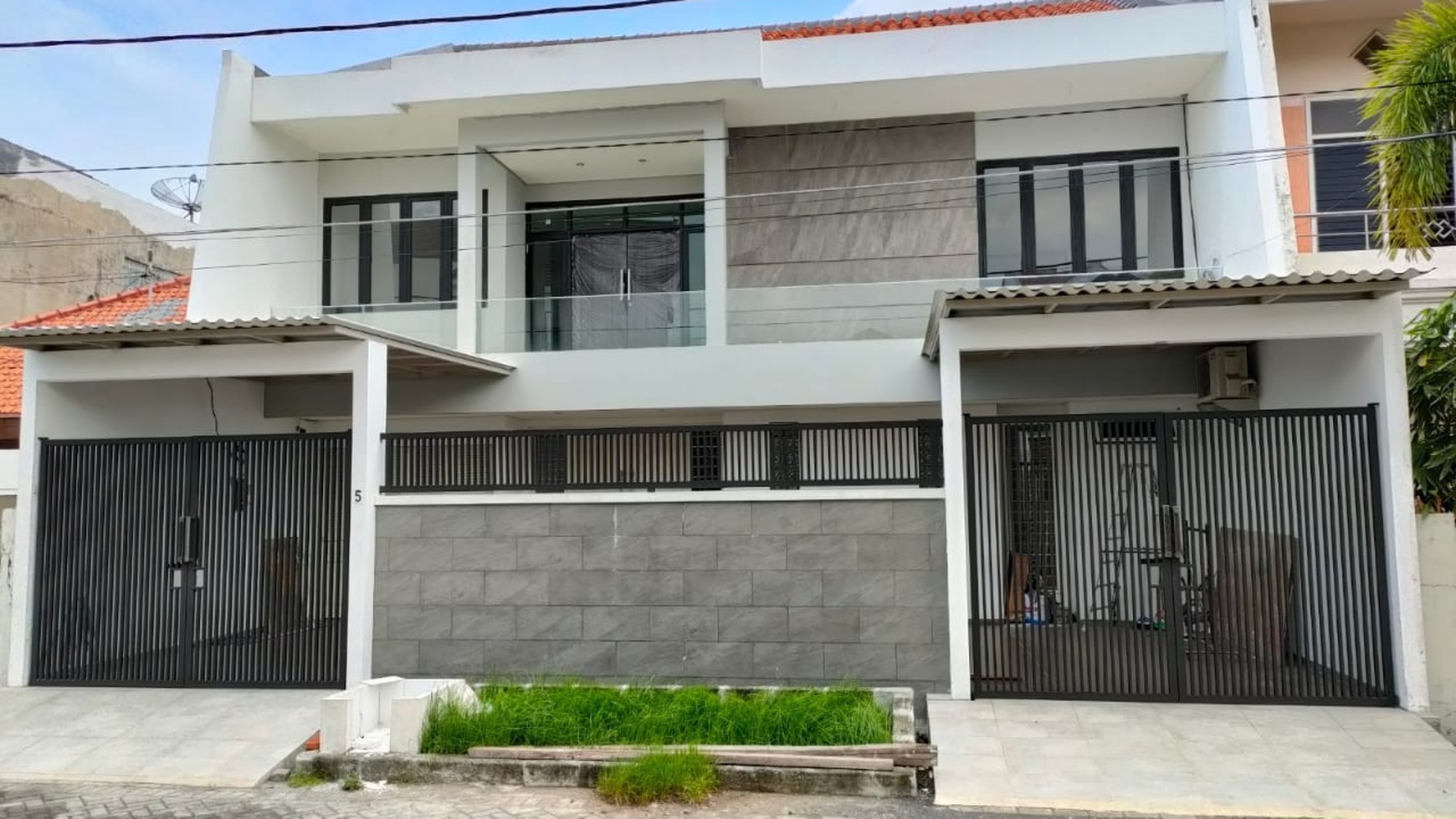 Di Jual Rumah Gress DI MANYAR TOMPOTIKA SURABAYA TIMUR