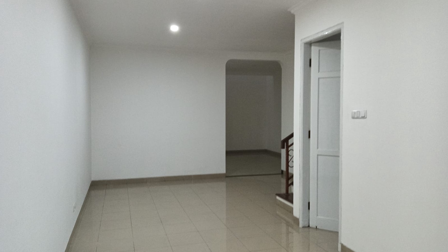 Rumah Bukit Gading Mediterania, Kelapa Gading Luas 6x18m2