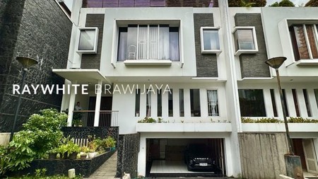 Townhouse Siap Huni Lokasi Strategis Area Kebayoran Baru