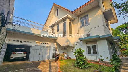 Dijual Rumah Kebayoran Baru Strategis, Jl. Wijaya IX