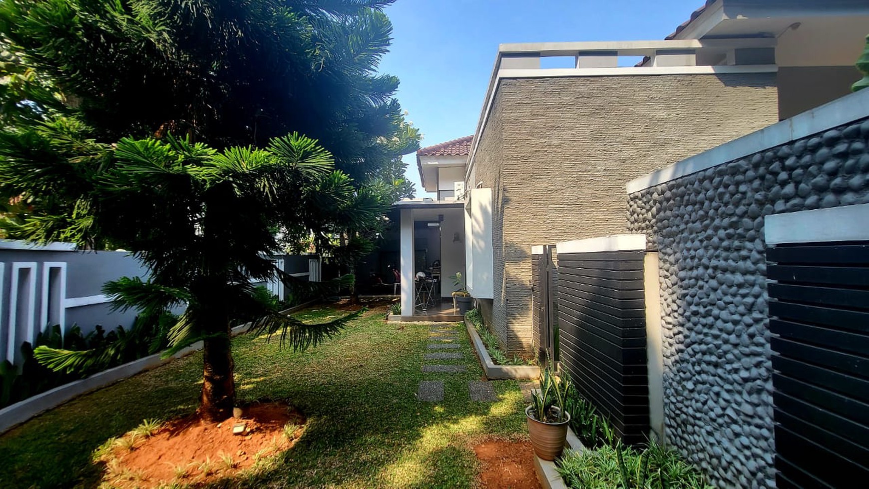 dijual Rumah Hook dan Bagus di Kencana Loka Bsd City