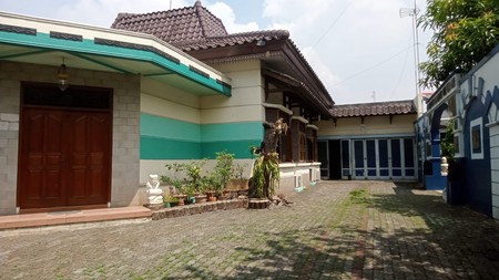 Rumah dengan halaman luas di Jatibening, Pondok Gede, Bekasi