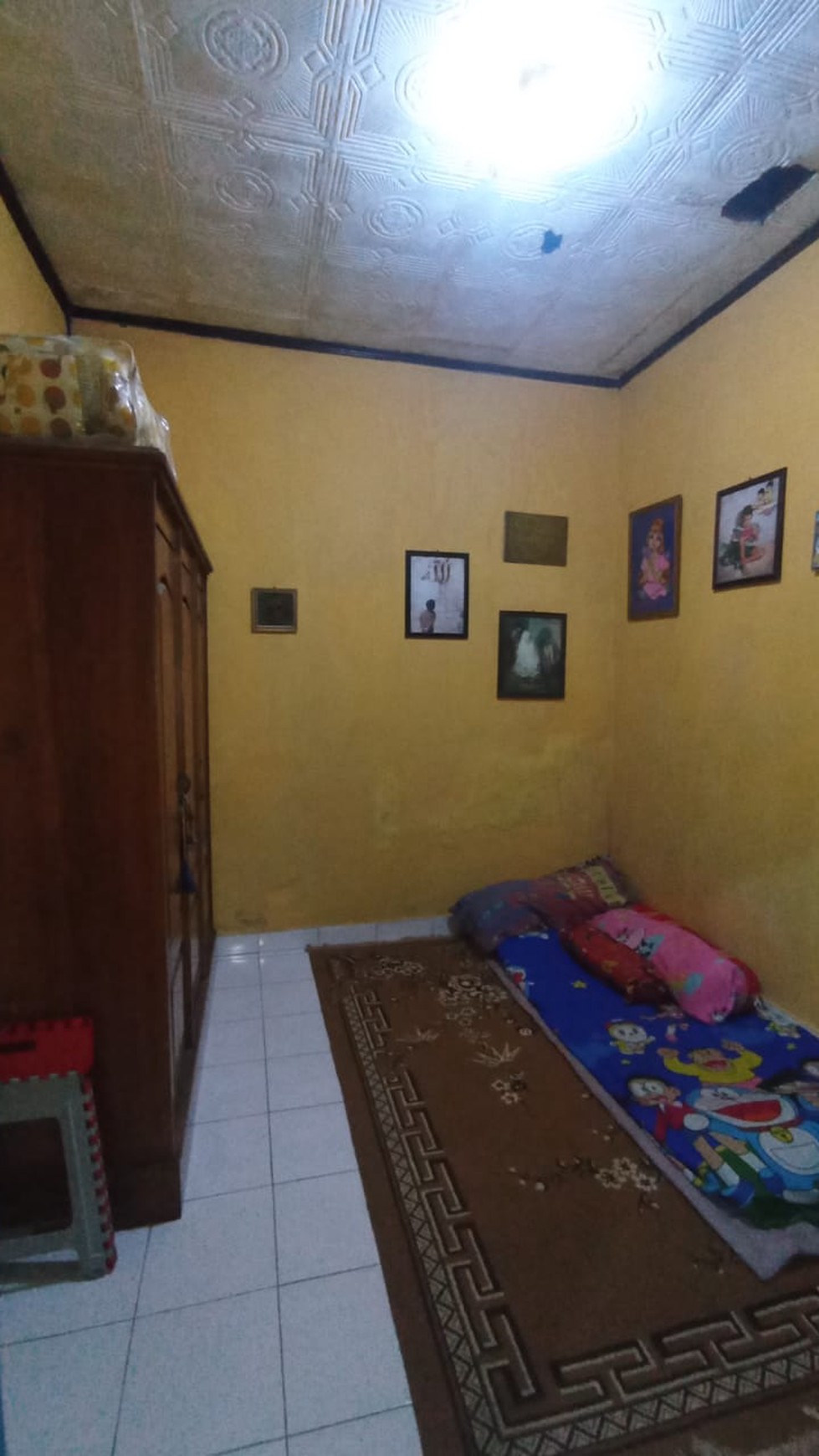 Dijual rumah dengan luas 200m2 di jl. raya kampung peusar curug Tangerang