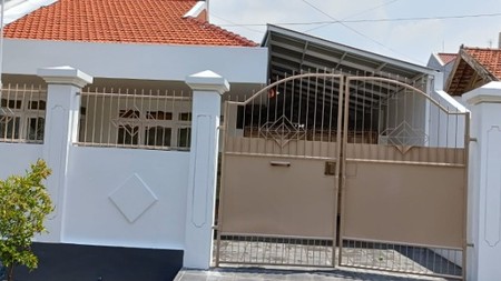 Dekat Polsek Gayungsar, dekat Masjid Agung, dekat Gereja Pagesangan dan Hotel Papillon serta Mall dg harga 40 Jt/th