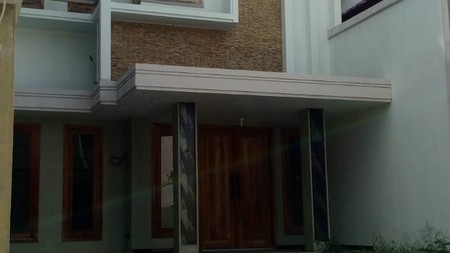 RUMAH TINGGAL SIPA HUNI DI JL KAPTEN HARYADI
