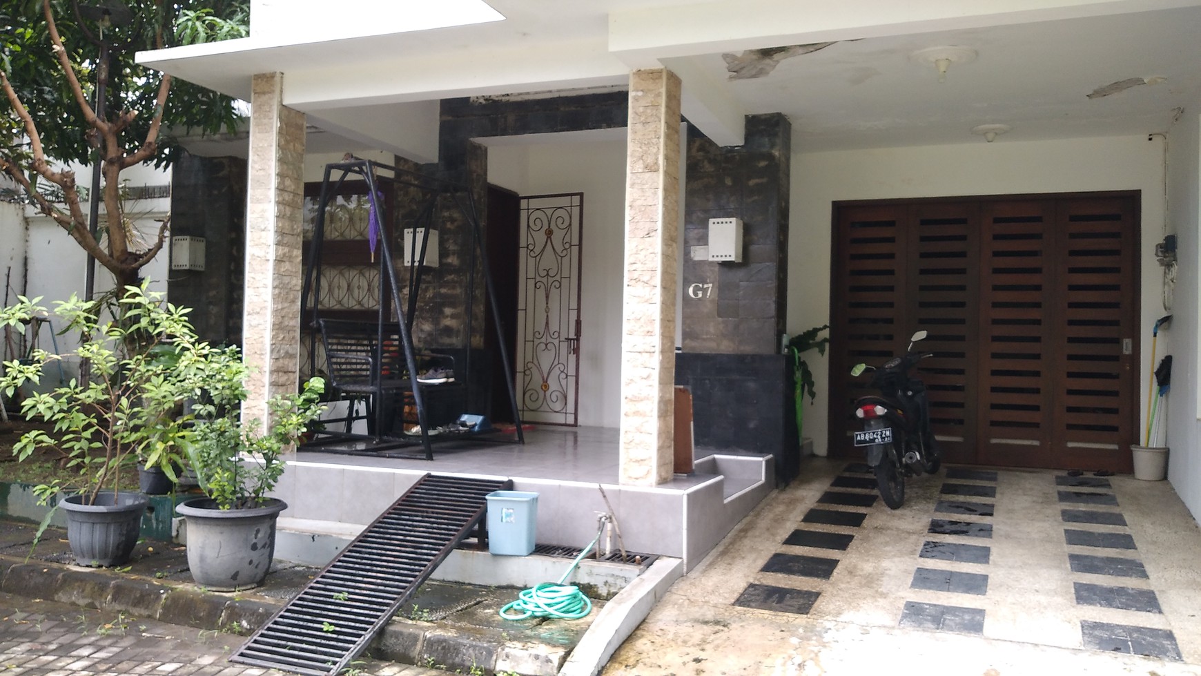 RUMAH TINGGAL DI DALAM PERUMAHAN PREMIUM, JOGJA REGENCY,  TIMUR AMBARUKO PLAZA